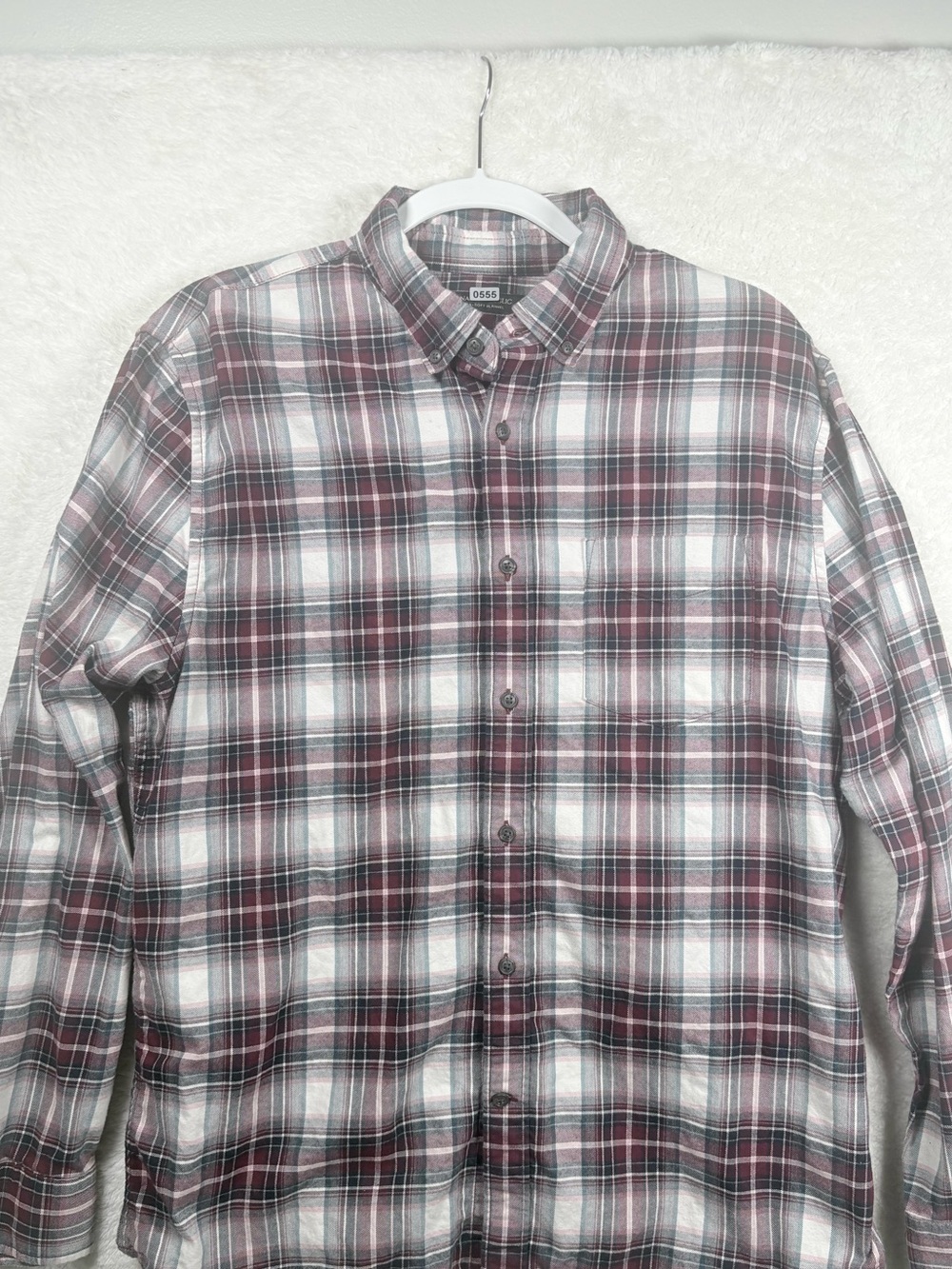Banana Republic Men’s Plaid Button-Up Flannel in Burgundy and White 0555